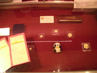 中國長城硬幣投資亮相2010香港國際錢幣展銷會暨古董表交易會